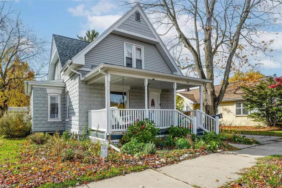 537 N Main Street, Berrien Springs, MI 49103-1049