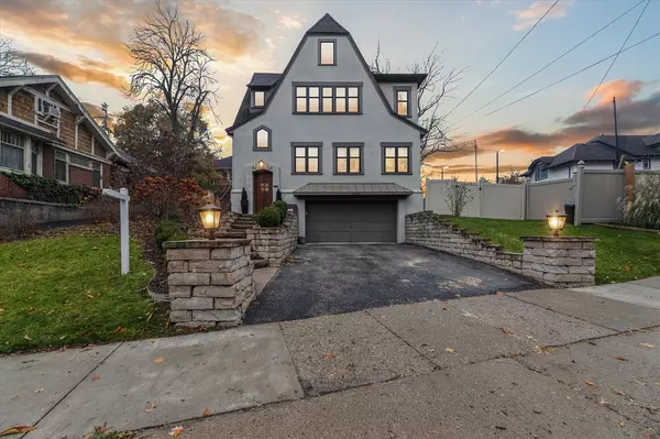 1824 Sherman Street, Grand Rapids, MI 49506-2917