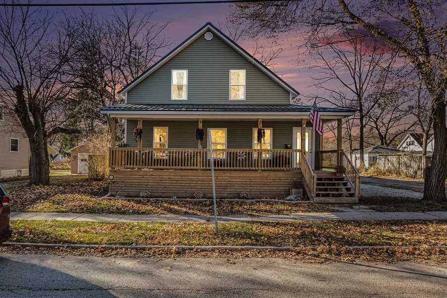 215 S Division Avenue, Fremont, MI 49412-1604