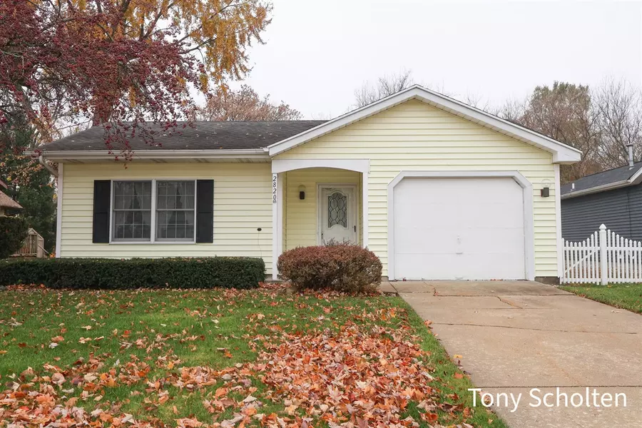 2820 Beechridge Drive, Hudsonville, MI 49426-1748