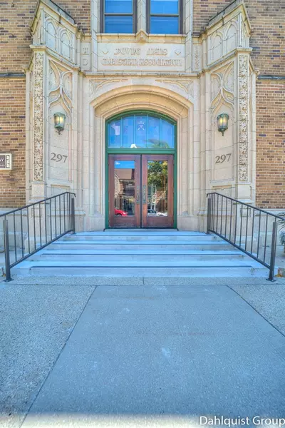 297 W Clay Avenue, Muskegon, MI 49440-1238