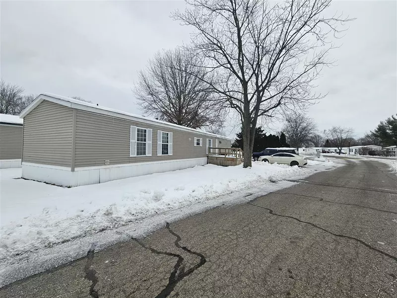 7156 Houndstooth Drive, Grand Rapids, MI 49548