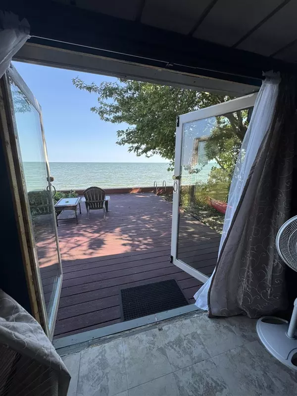 13512 Venetian Drive, Monroe, MI 48161-4741