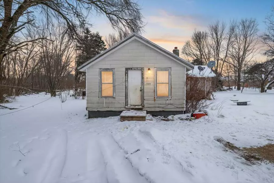 7929 E Napier Avenue, Benton Harbor, MI 49022-9682