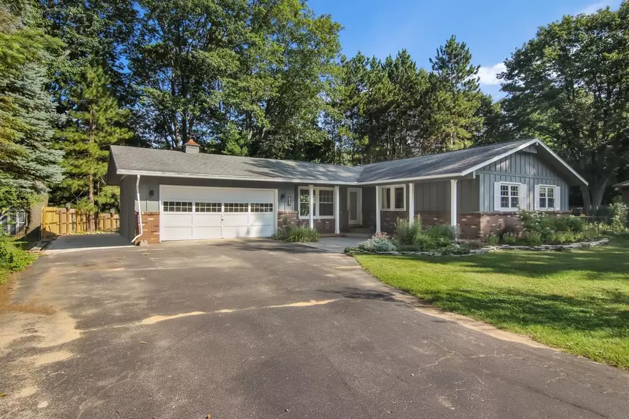 428 E Oak Ridge Drive, Traverse City, MI 49685