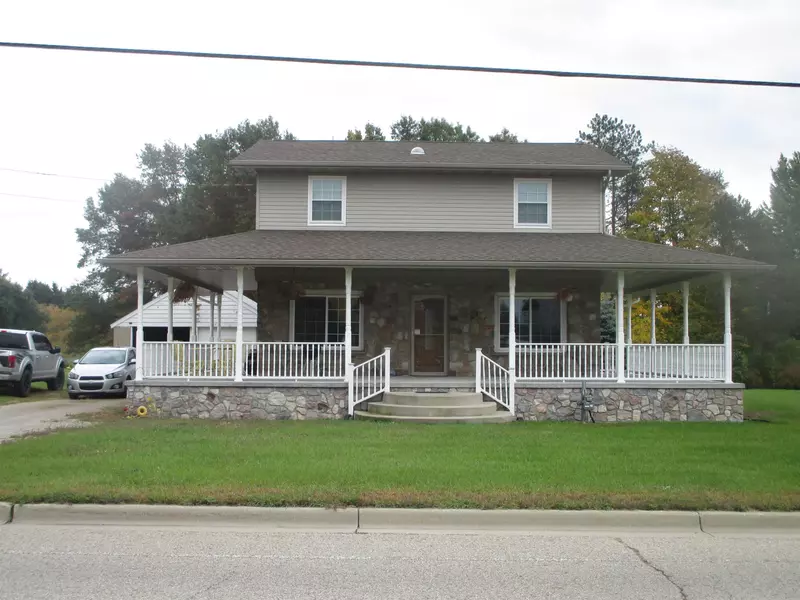 632 E Michigan Street, Farwell, MI 48622