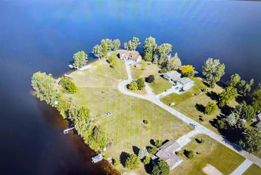 1019 Peninsula Drive, Lake Isabella, MI 48893