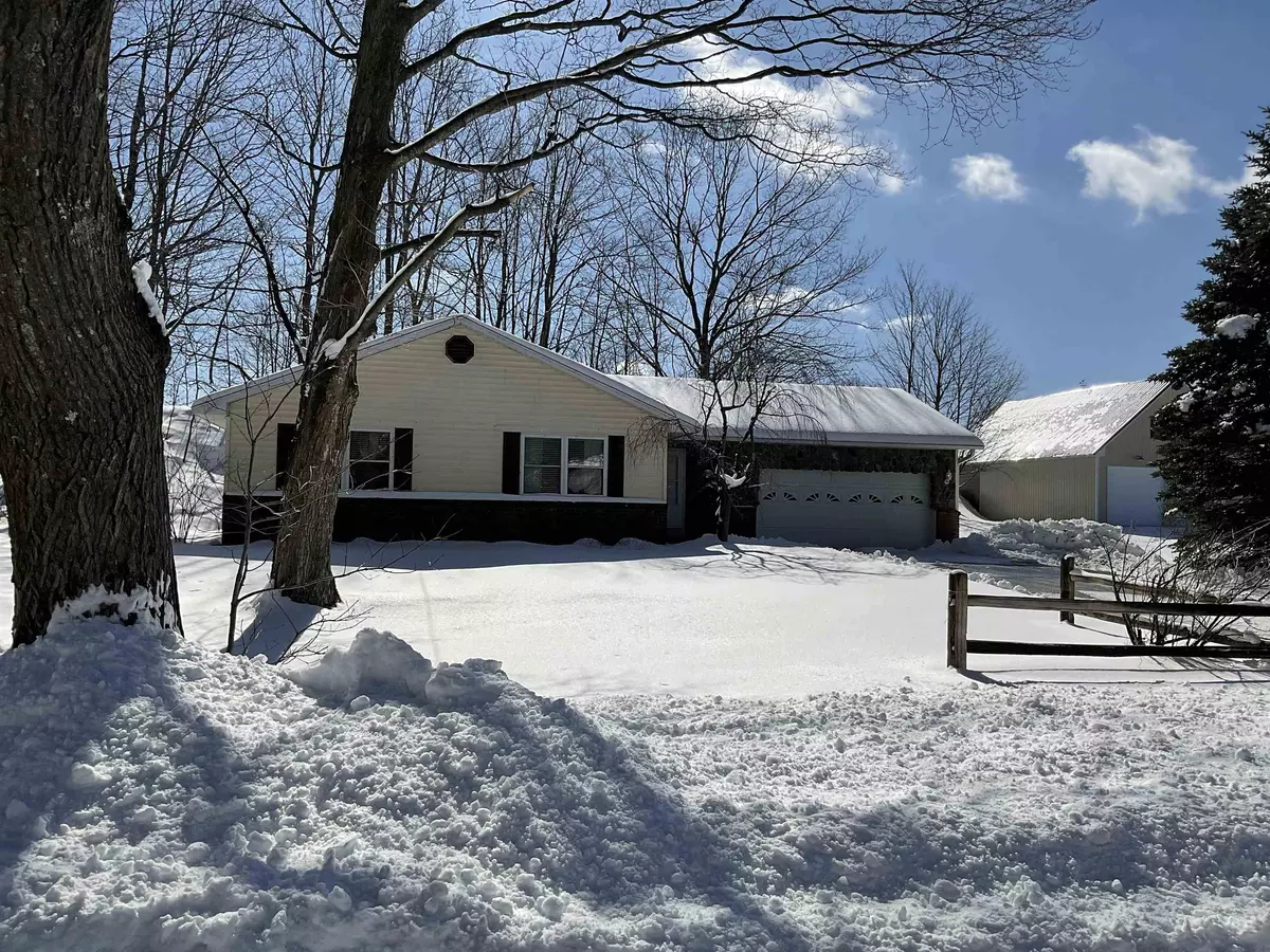 Suttons Bay, MI 49682,12280 E Lovers Lane