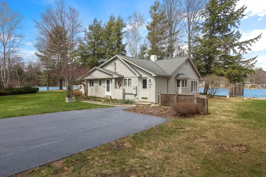 1279 Old Long Lake Road, Traverse City, MI 49685