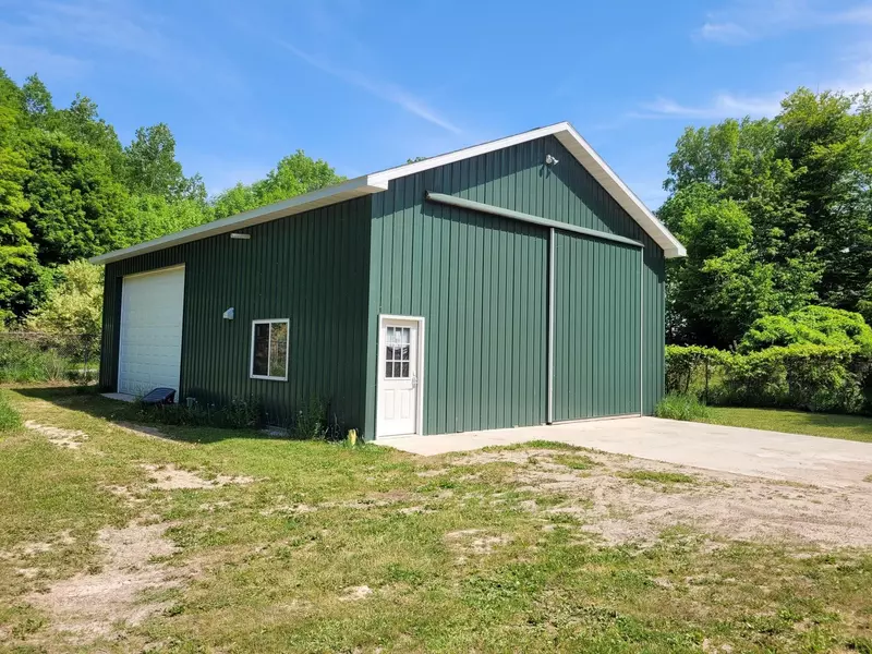 5212 Mollineaux Road, Frankfort, MI 49635