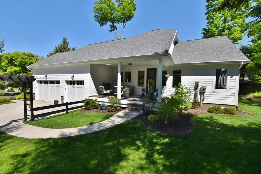 9988 E Crain Hill Road, Traverse City, MI 49684