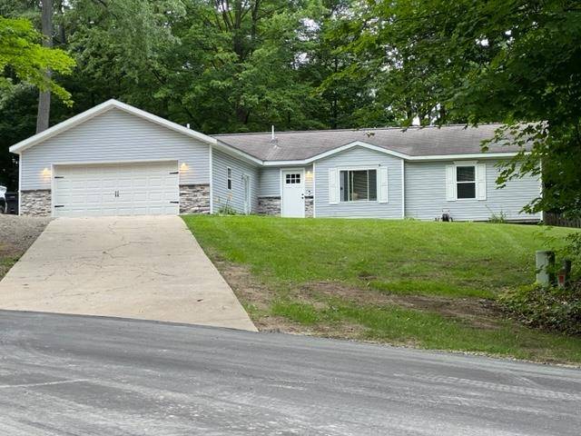 6328 Berkshire Lane, Cadillac, MI 49601