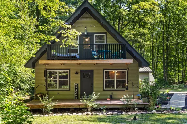 2170 N Jacobson,  Suttons Bay,  MI 49682