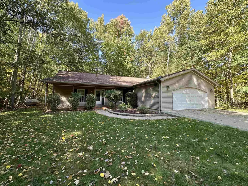 1146 Queensway Drive, Lake Isabella, MI 48893