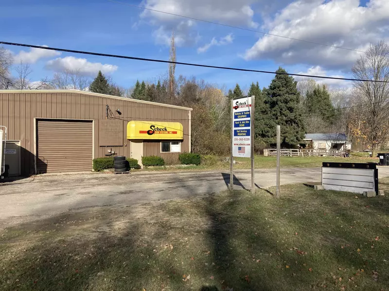 4205 E M-113, Kingsley, MI 49649