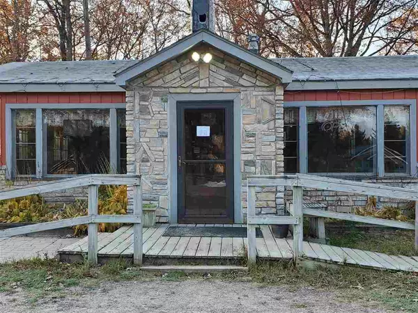 Hale, MI 48739,6805 +6807 M-65