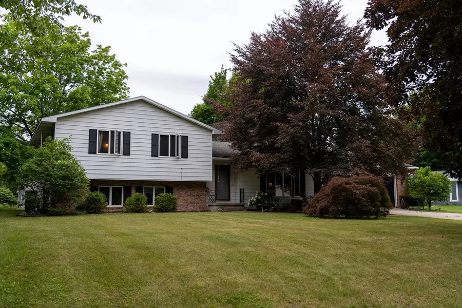 1114 Glenwood Drive, Mount Pleasant, MI 48858