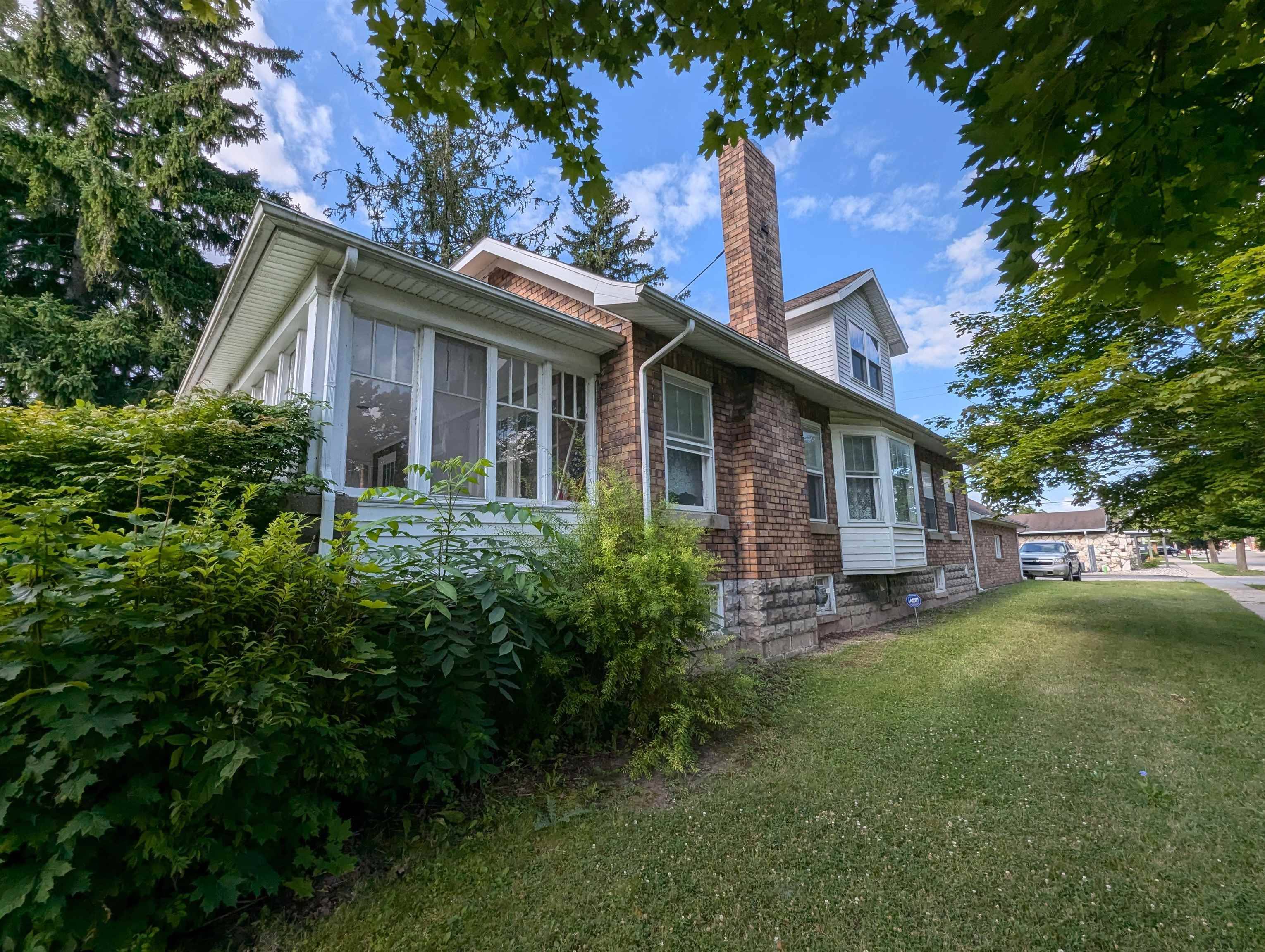 Standish, MI 48658,121 N Grove