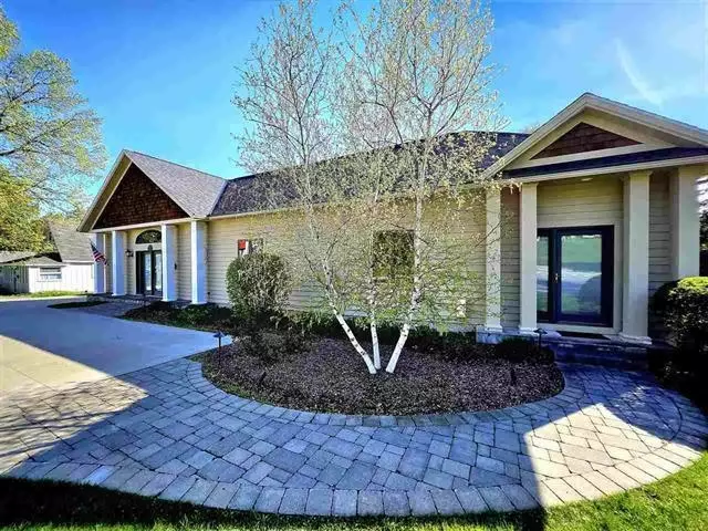 926 N Lake Street, Boyne City, MI 49712