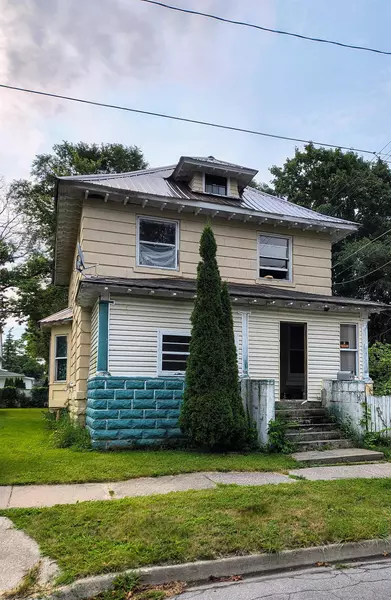 910 S Warren Avenue, Saginaw, MI 48607