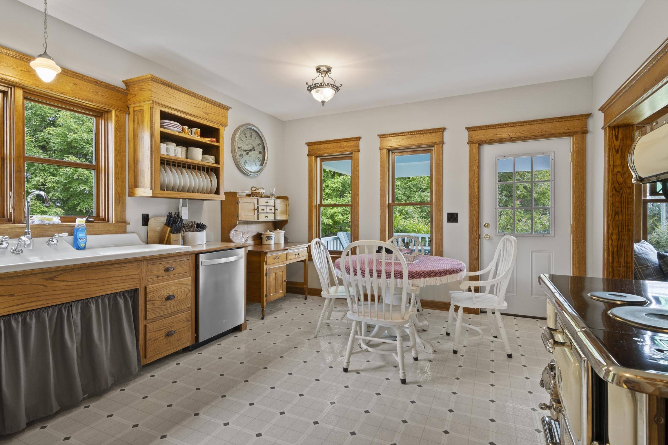 Williamsburg, MI 49690,5721 Broomhead Road