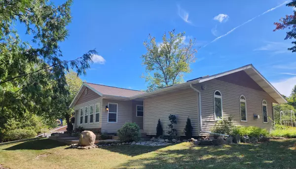 243 W Bluegrass Road, Mount Pleasant, MI 48858