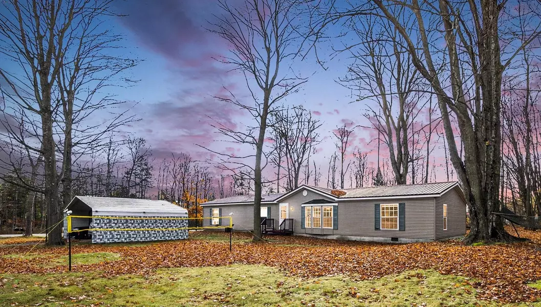 3319 N West Bay Shore Drive, Suttons Bay, MI 49682