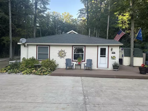 8704 Deadstream Road, Honor, MI 49640