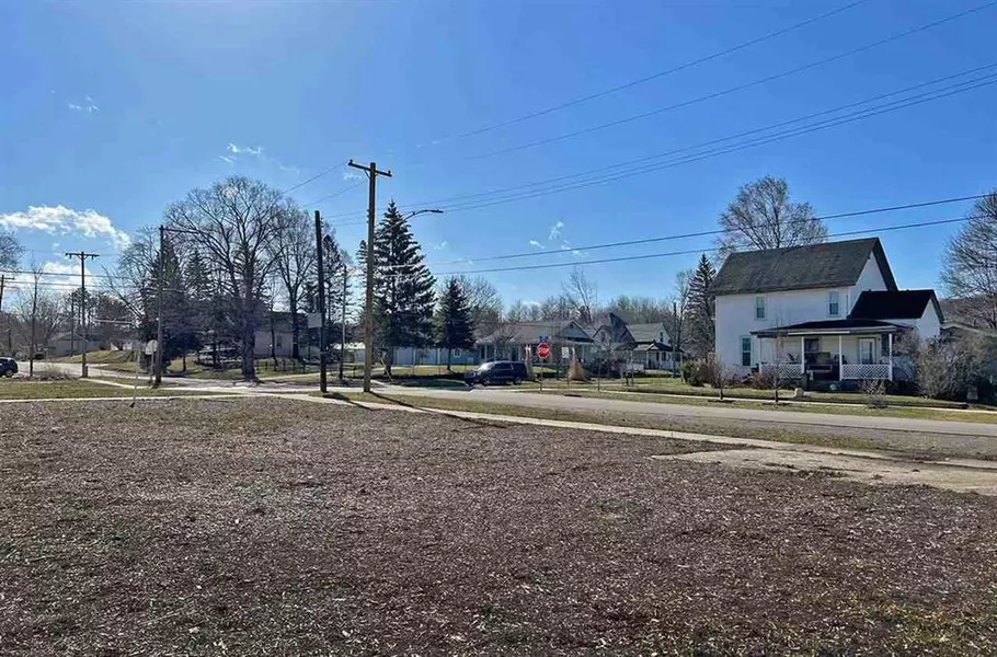 526 S Park Street, Boyne City, MI 49712