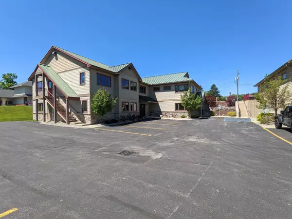 Traverse City, MI 49684,3899 W Front Street