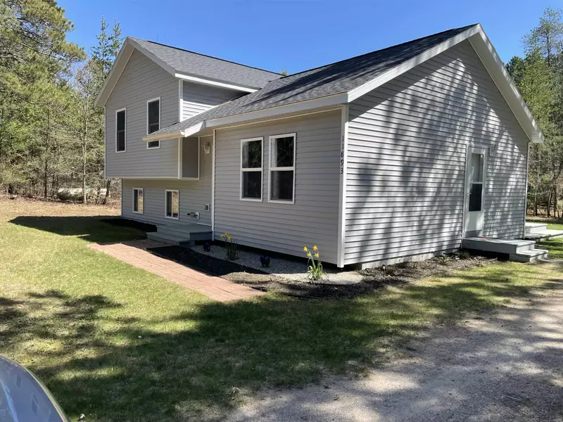 11893 Lillian Lee Drive, Interlochen, MI 49643