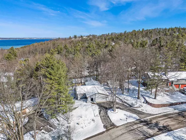 Traverse City, MI 49686,2909 Sherwood Drive