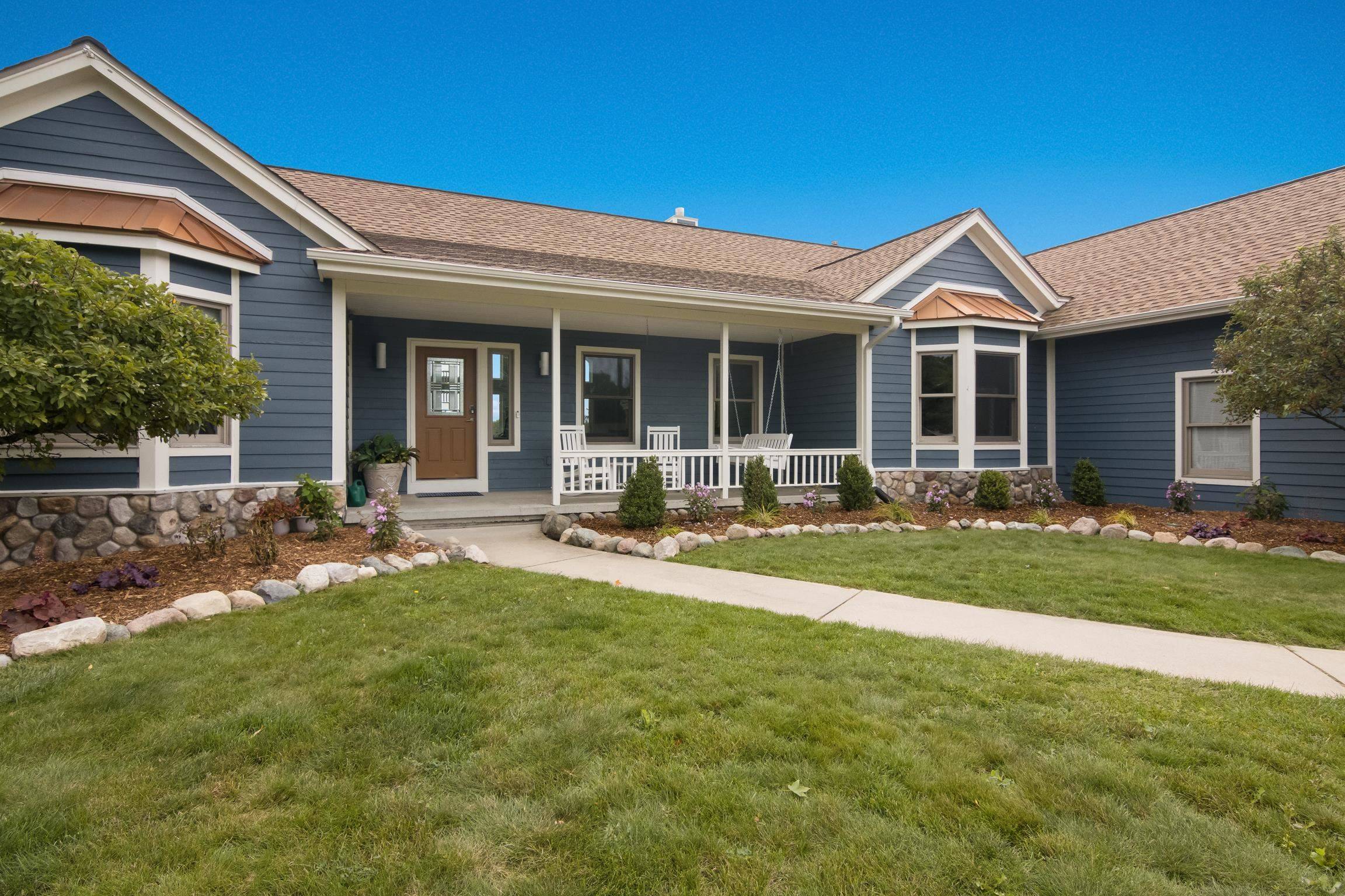 5166 Arrowhead, Williamsburg, MI 49690