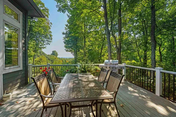 Suttons Bay, MI 49682,6286 Westwood Parkway