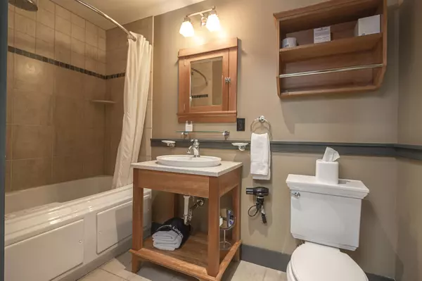 Traverse City, MI 49686,2035 N US-31 N