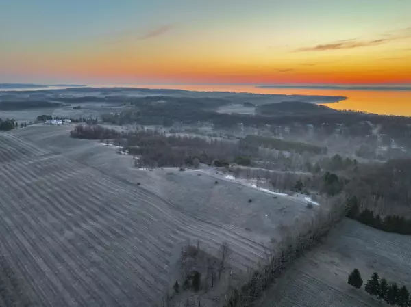 Suttons Bay, MI 49682,10292 Fort Road