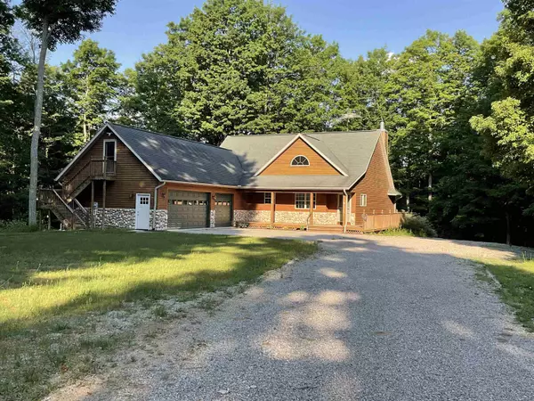 2625 Wild Coyote Drive, Interlochen, MI 49643