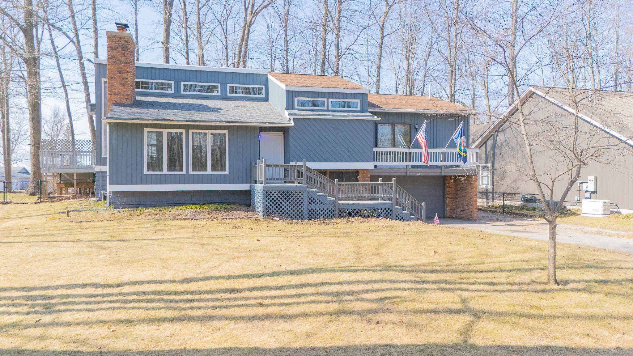 423 Chippewa Trail, Prudenville, MI 48651