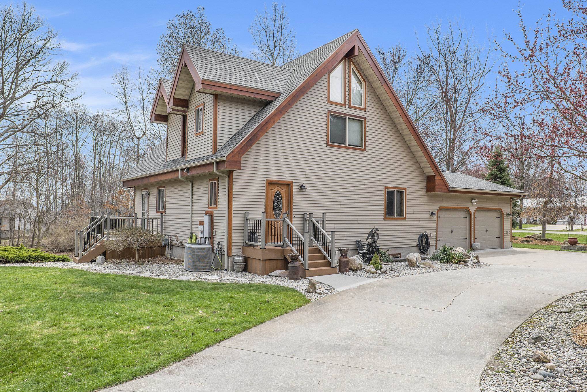 Weidman, MI 48893,2000 Granada Court