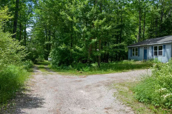 Traverse City, MI 49686,895 Maryjo Drive