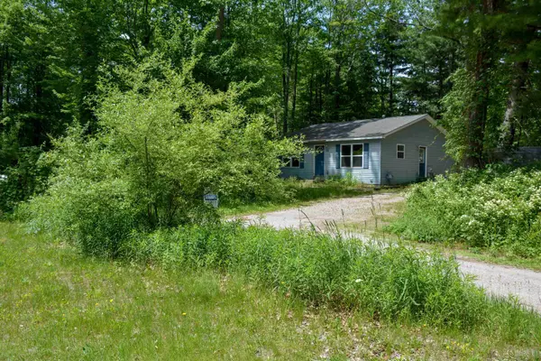 Traverse City, MI 49686,895 Maryjo Drive