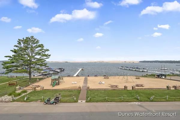 Mears, MI 49436,1180 North Shore Drive