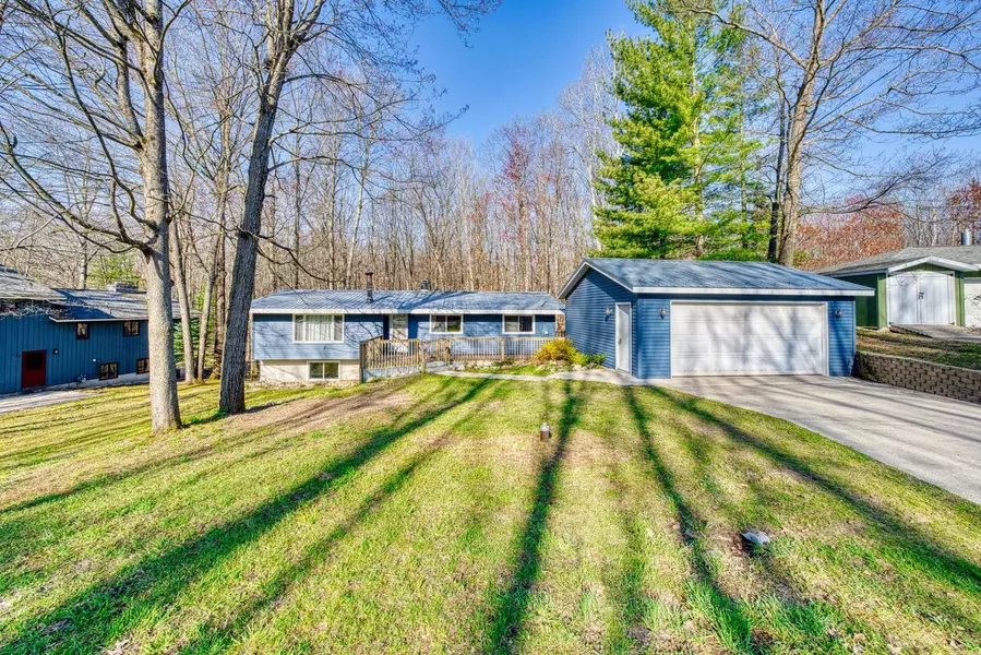 528 W Oak Ridge Drive, Traverse City, MI 49685