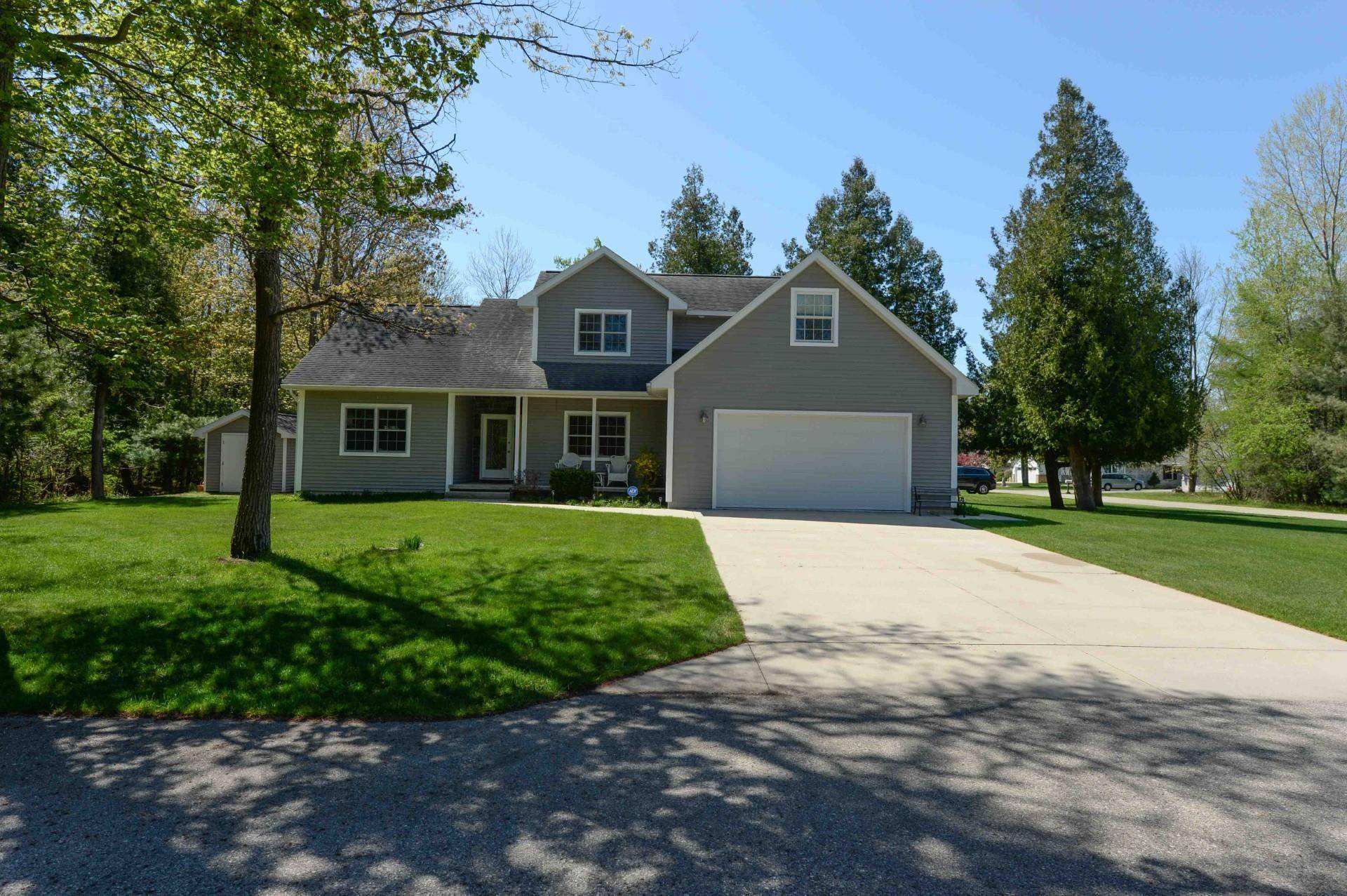 722 Bennington Street, East Tawas, MI 48730