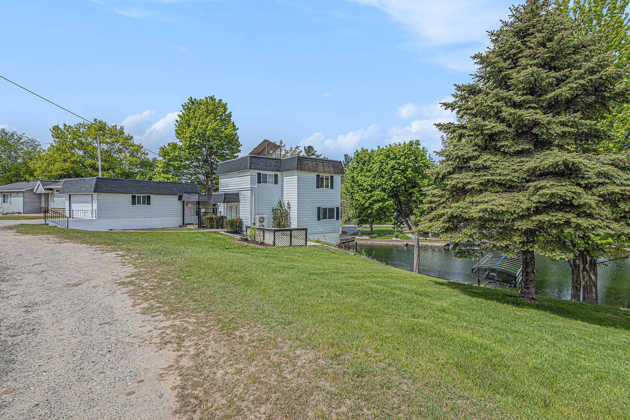Traverse City, MI 49685,5232 Highland Drive