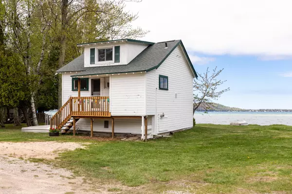 Glen Arbor, MI 49636,5434 W MacFarlane Road