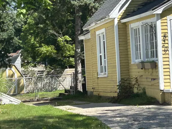 Traverse City, MI 49686,829 E Eighth