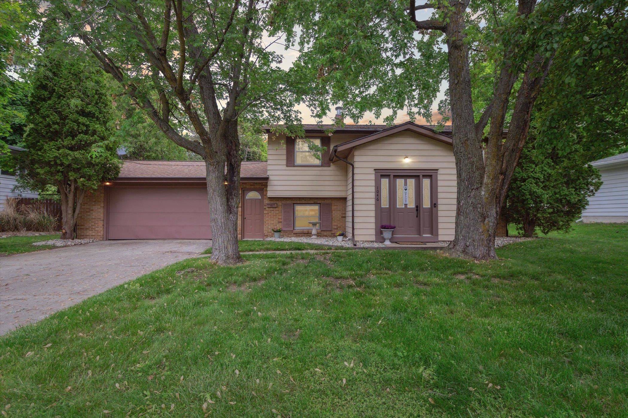 1046 W Center, Alma, MI 48801