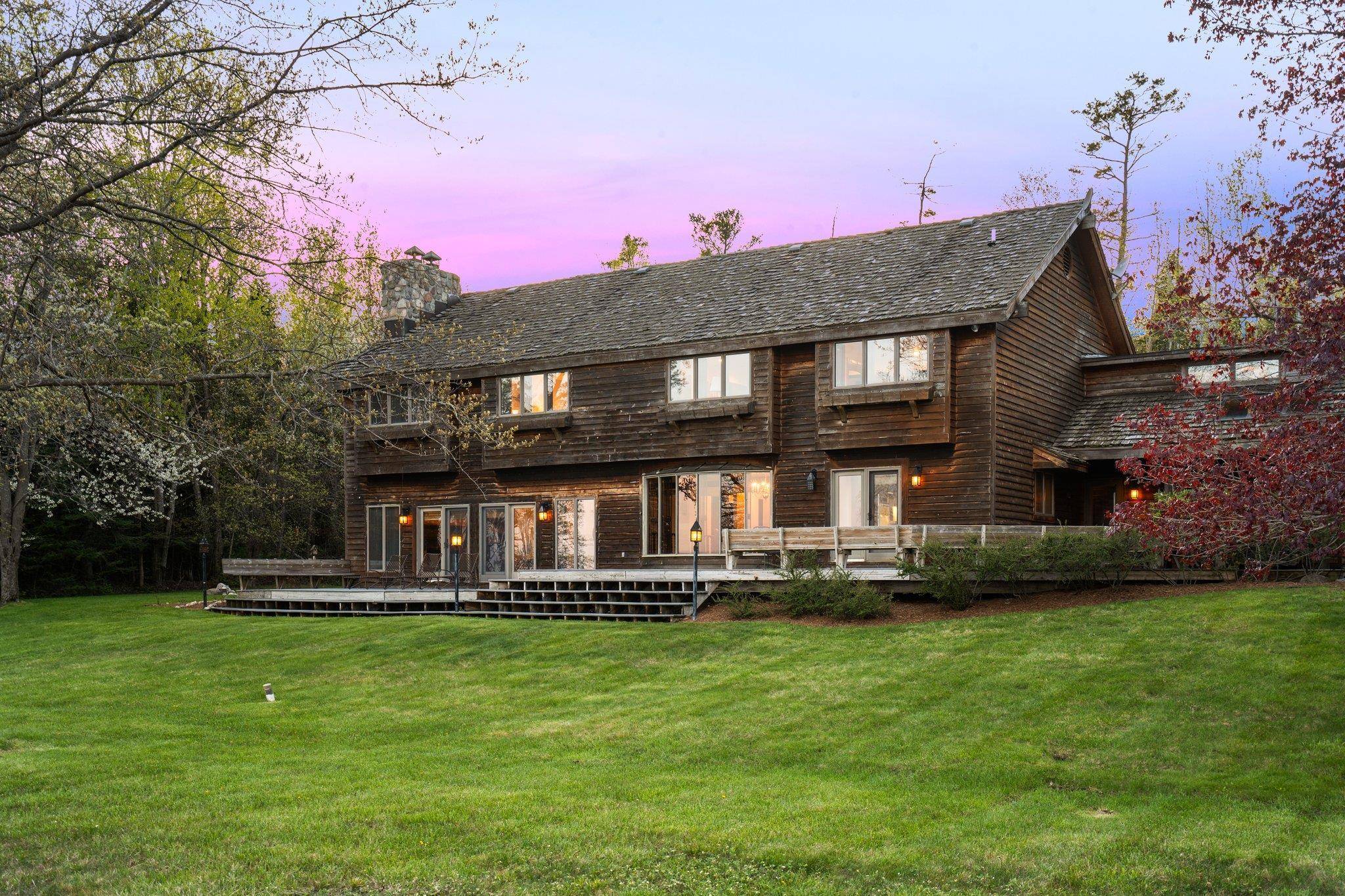 12150 N Seven Pines Road, Northport, MI 49670