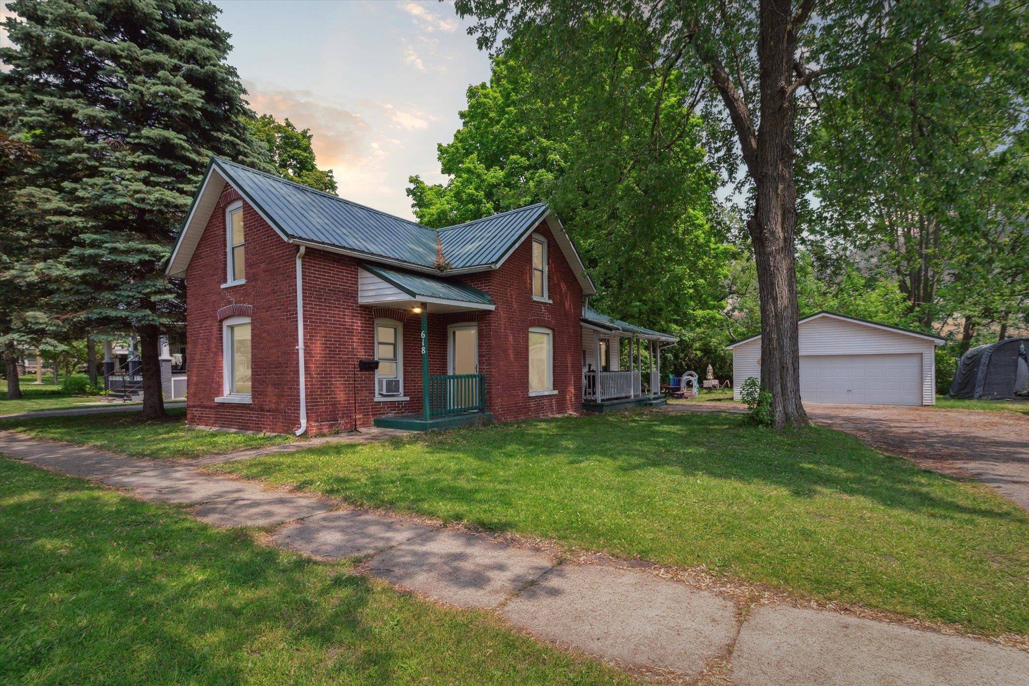 618 N River Avenue, Alma, MI 48801